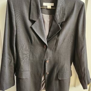 Black lined size 16 blazer.